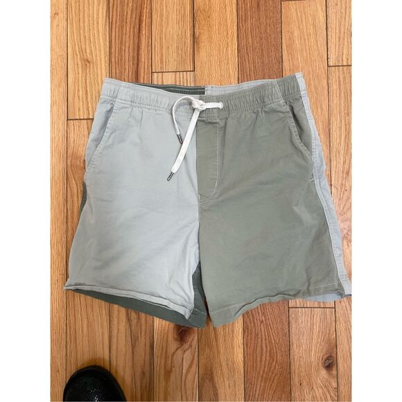 American eagle men’s trekker shorts, elastic waist, color block, size small - Picture 3 of 4